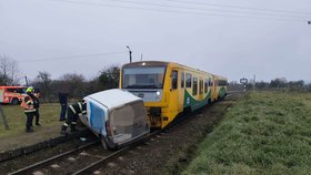 Srážka vlaku s autem u Velké Turné