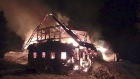 Při požáru horské chalupy ve Velké Úpě v Krkonoších zemřel jeden člověk. Hašení velmi ztěžoval nepřístupný terén a nedostatek vody.