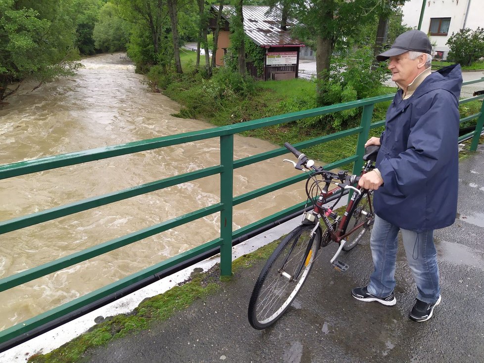 Mirek Jagoš sleduje Veličku po kulminaci.