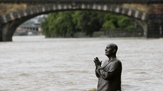 Praha ještě nemá vyhráno. Z jihu jde další voda