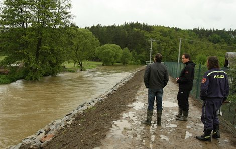 Velká voda včera ohrožovala Novou Huť na Plzeňsku.
