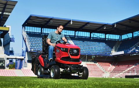 Velkého putování trávoborců: Přijďte si vyzkoušet české zahradní traktory