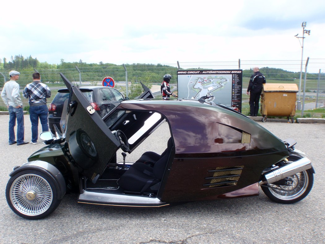 Velor-x-trike