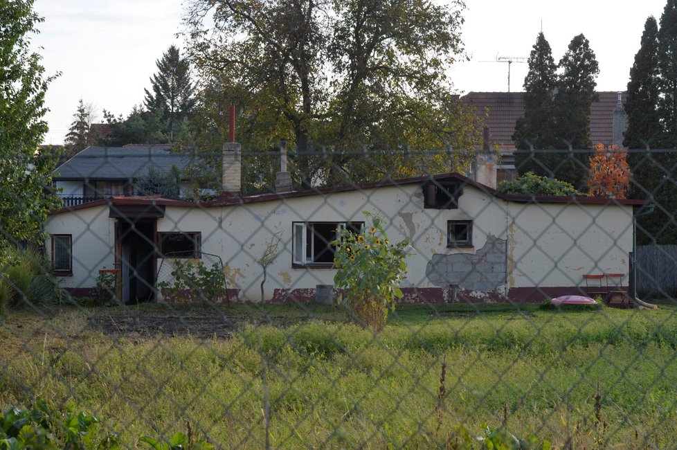 Po požáru ve Veltrusech na Mělnicku našli hasiči lidské ostatky