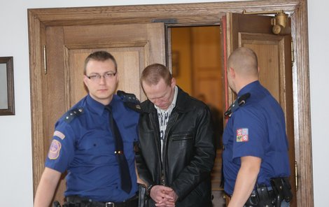 Roman Hubený se snažil soud dojmout zkroušeností.