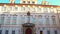 Schönbornský palác v Praze na Malé Straně, sídlo velvyslanectví USA. 