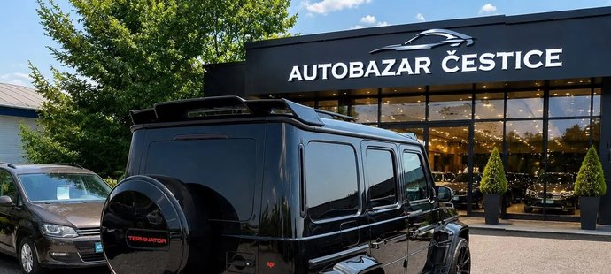 Karlos prodává svůj vůz za 4,5 milionu.
