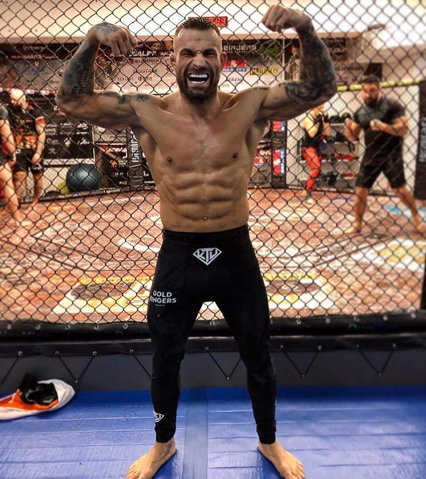 Fighter Karlos &#34;Terminátor&#34; Vémola