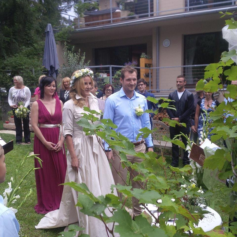Novomanželé s nevěstinou svědkyní Markétou Škopkovou ze společnosti BlueStyle.