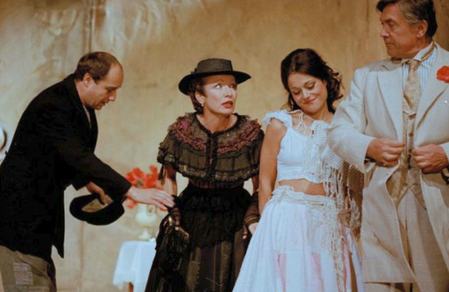 1996 - Viktor Preiss, Hana Maciuchová, Vendulka Křížová a Petr Kostka v představení Poprask na laguně