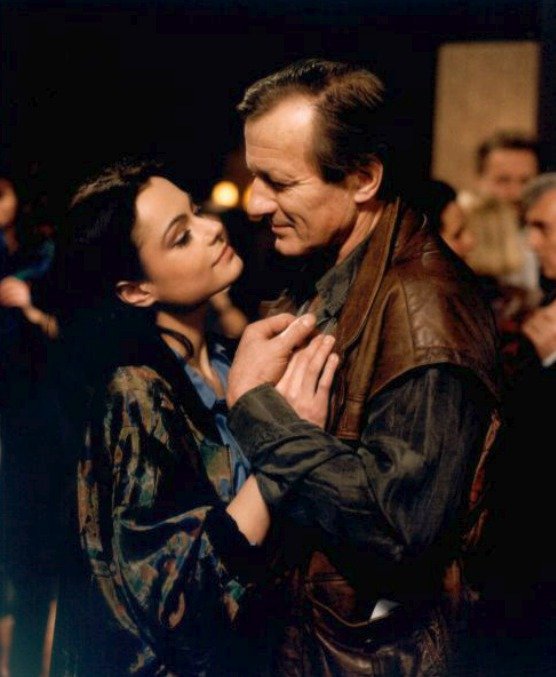 1992 - Vendulka Křížová s Radkem Brzobohatým v seriálu Hřích pro pátera Knoxe