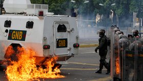Venezuela opustí Organizaci amerických států, která ji kritizuje za násilné potlačování demonstrací.