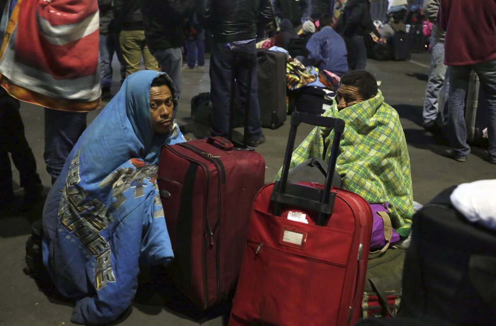 Tisíce Venezuelanů uvízly na ekvádorských hranicích, úřady je bez platného pasu nechtějí pustit do země.