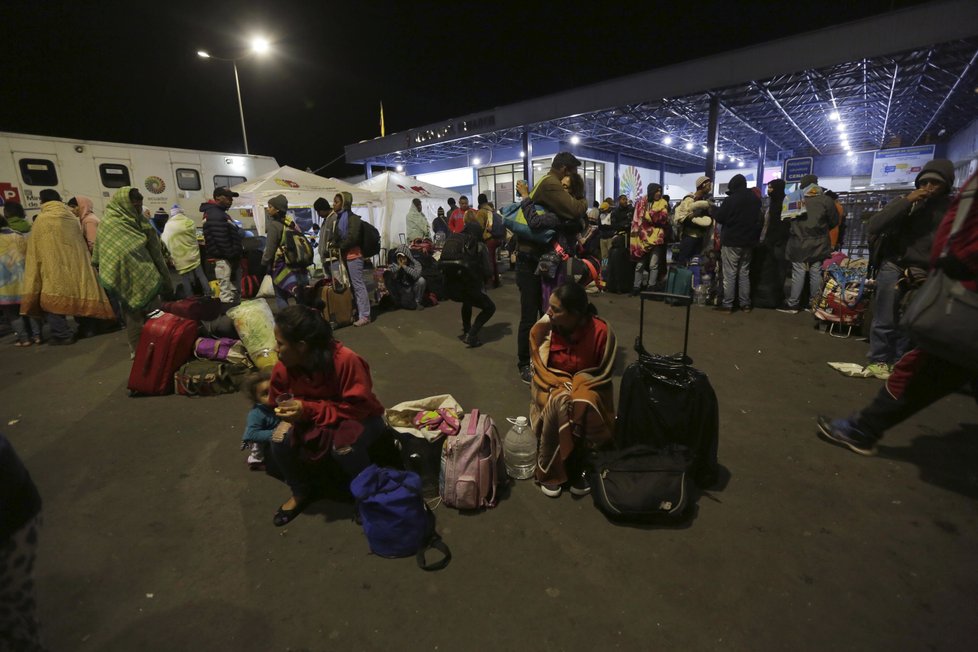 Miliony Venezuelanů prchají ze země.