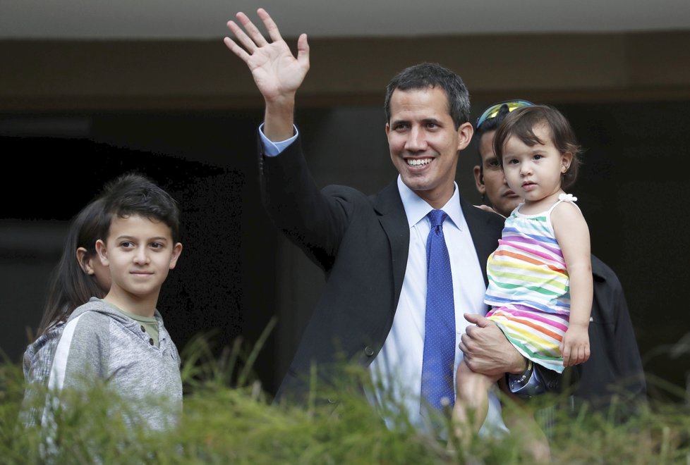 Opoziční lídr Juan Guaidó s dcerou