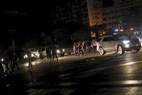 Zbídačená Venezuela se znovu ponořila do tmy. Ohluchly telefony, lidé jsou bez vody