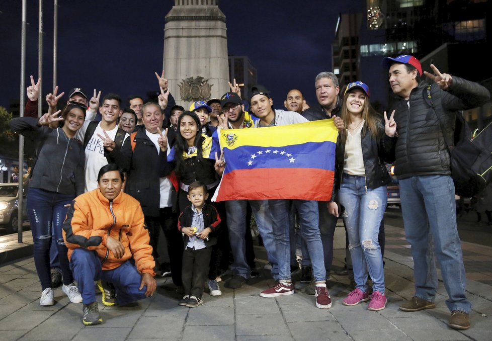 Venezuelou lomcují protesty, armáda uzavřela hranice (24.2.2019)