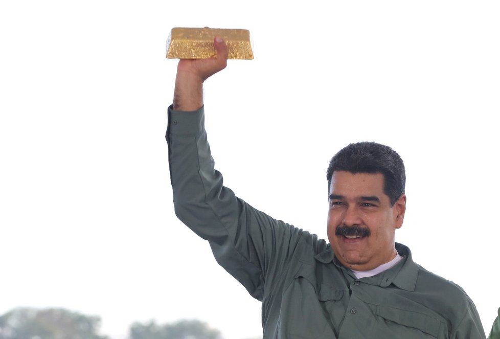 Nicolás Maduro se zlatými cihlami