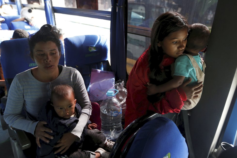 Venezuelané prchají před ekonomickou krizí a režimem prezidenta Madura. Ze země jich odešly už 3 miliony, nejvíce jich proudí do sousedních zemí, 100 tisíc z nich je v Karibiku.