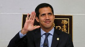 Opoziční lídr Guaidó byl zbaven imunity.
