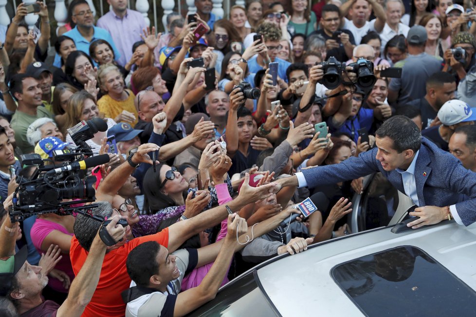 Veneuzuelský protest proti Madurovu režimu: Chybět nemohl ani lídr Guaidó (6.4.2019)