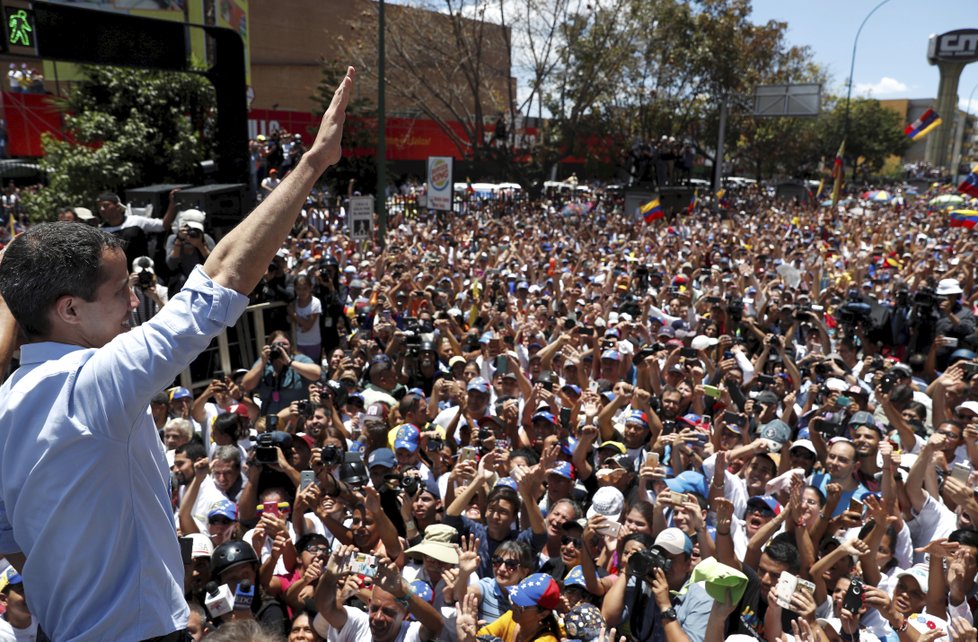 Venezuelský protest proti Madurovu režimu: Chybět nemohl ani lídr Guaidó (6.4.2019)