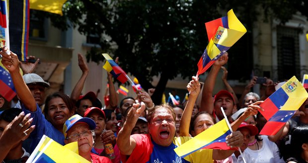Venezuele hrozí diktatura: Zasedlo shromáždění, které popírá parlament