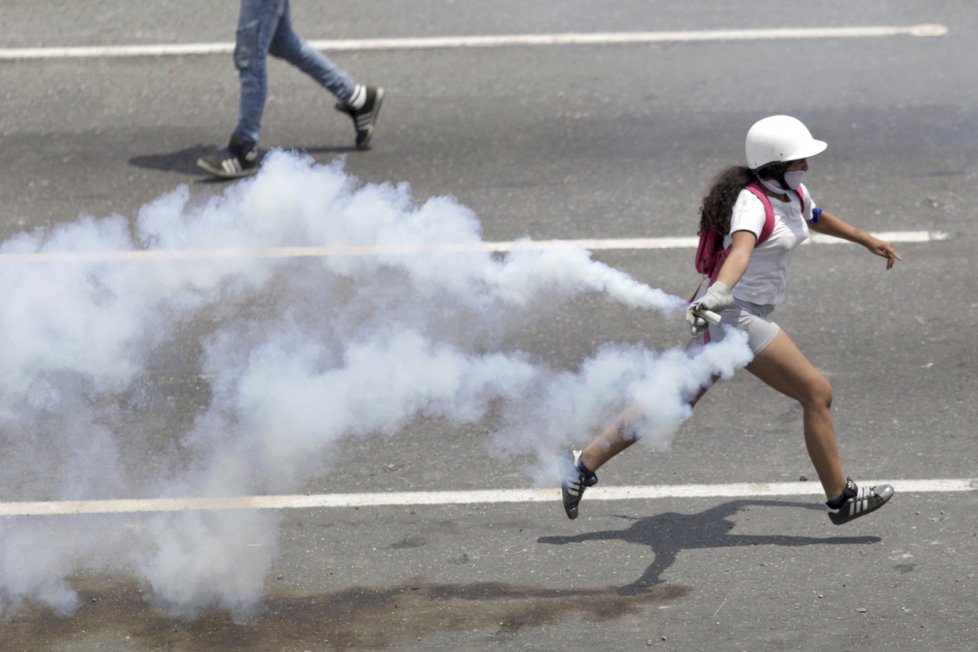 Ve Venezuele pokračují protesty proti vládě prezidenta Madura, (2.05.2019).