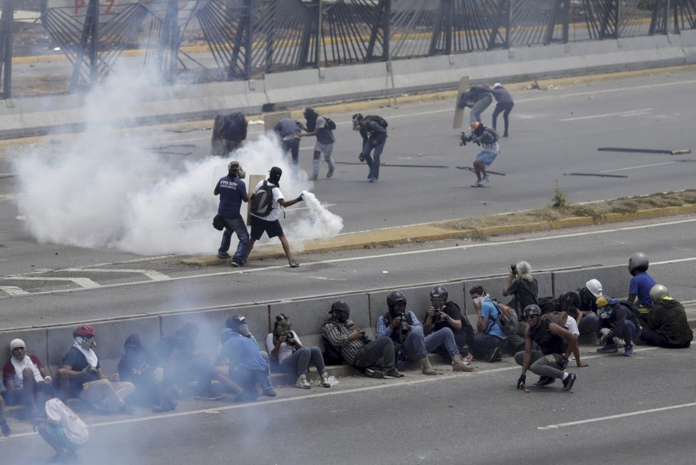 Ve Venezuele pokračují protesty proti vládě prezidenta Madura, (2.05.2019).