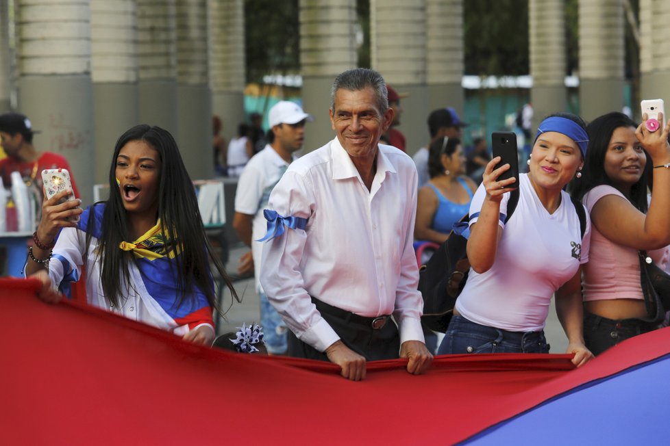 Ve Venezuele pokračují protesty proti vládě prezidenta Madura. (2.05.2019)