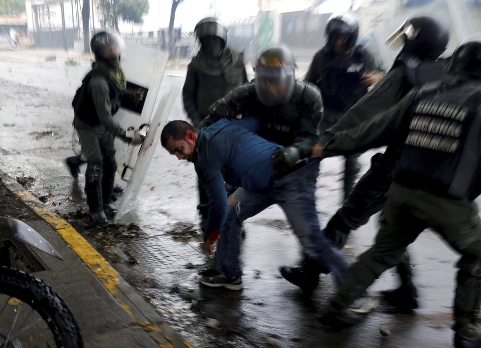 Protesty proti vládě ve Venezuele.