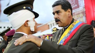 Venezuela je na pokraji občanské války, skupina vojáků vyzvala k rebelii proti Madurově vládě 