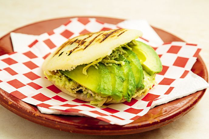 Arepa reina pepiada neboli „vnadná královna“ Arepa reina pepiada neboli „vnadná královna“