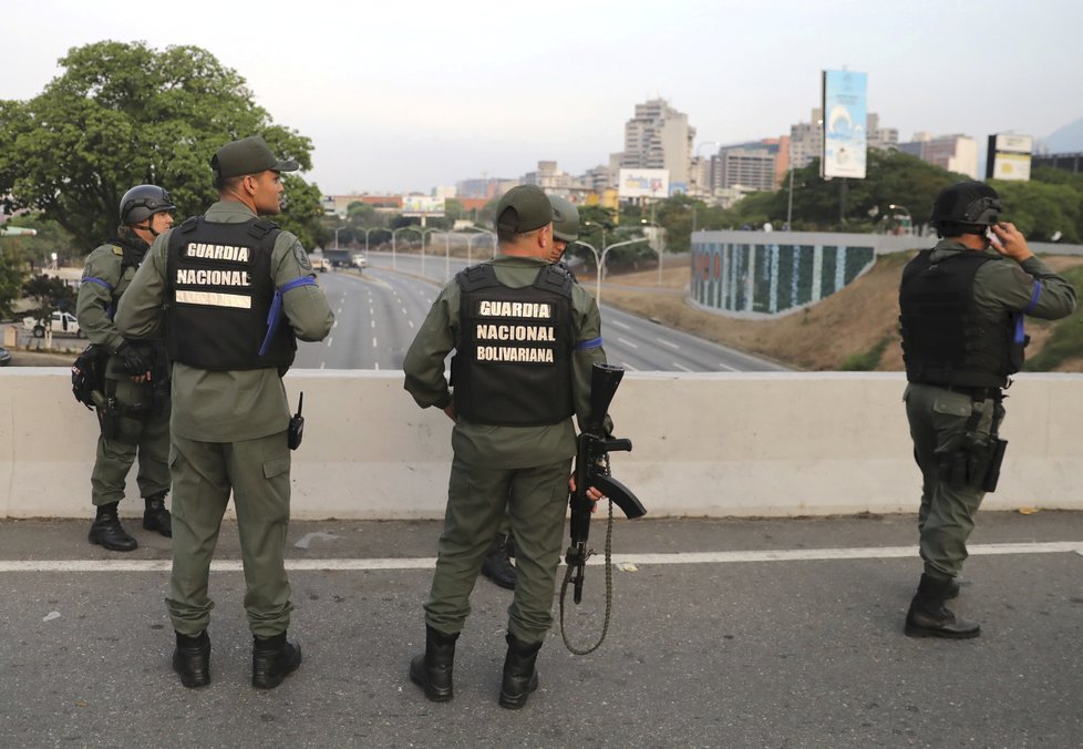 Nepokoje ve Venezuele: Střet mezi příznivci vlády prezidenta Nicoláse Madura a podporovateli opozice (30.4 2019)