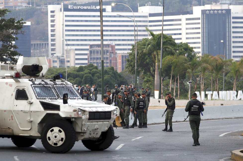 Nepokoje ve Venezuele: Střet mezi příznivci vlády prezidenta Nicoláse Madura a podporovateli opozice (30.4. 2019)