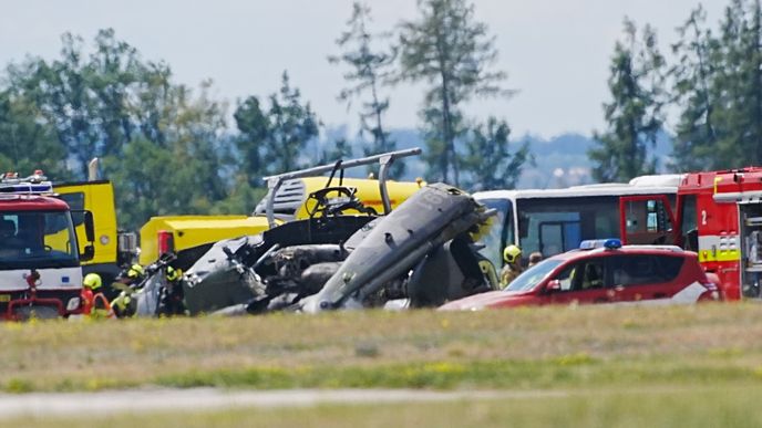 Havarovaný vrtulník Venom české armády v Náměšti nad Oslavou Havarovaný vrtulník Venom české armády v Náměšti nad Oslavou