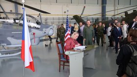 Představení nových vrtulníků AČR za účasti ministryně obrany Jany Černochové a náčelníka Generálního štábu Karla Řehky