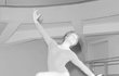 Věra Čáslavská trénovala na výjimečné klopené běžecké dráze v Paláci YMCA