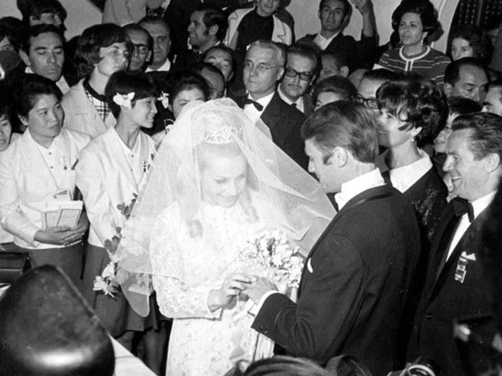 Věry Čáslavská s Josefem Odložilem. Velkolepá svatba se konala 26. října 1968 v metropolitní katedrále v Mexiku.