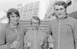 1972 Mnichov: Svojanovský (vlevo) se stříbrnou medailí, kormidelník Vladimír Petříček a Pavel Svojanovský, Oldův bratr.