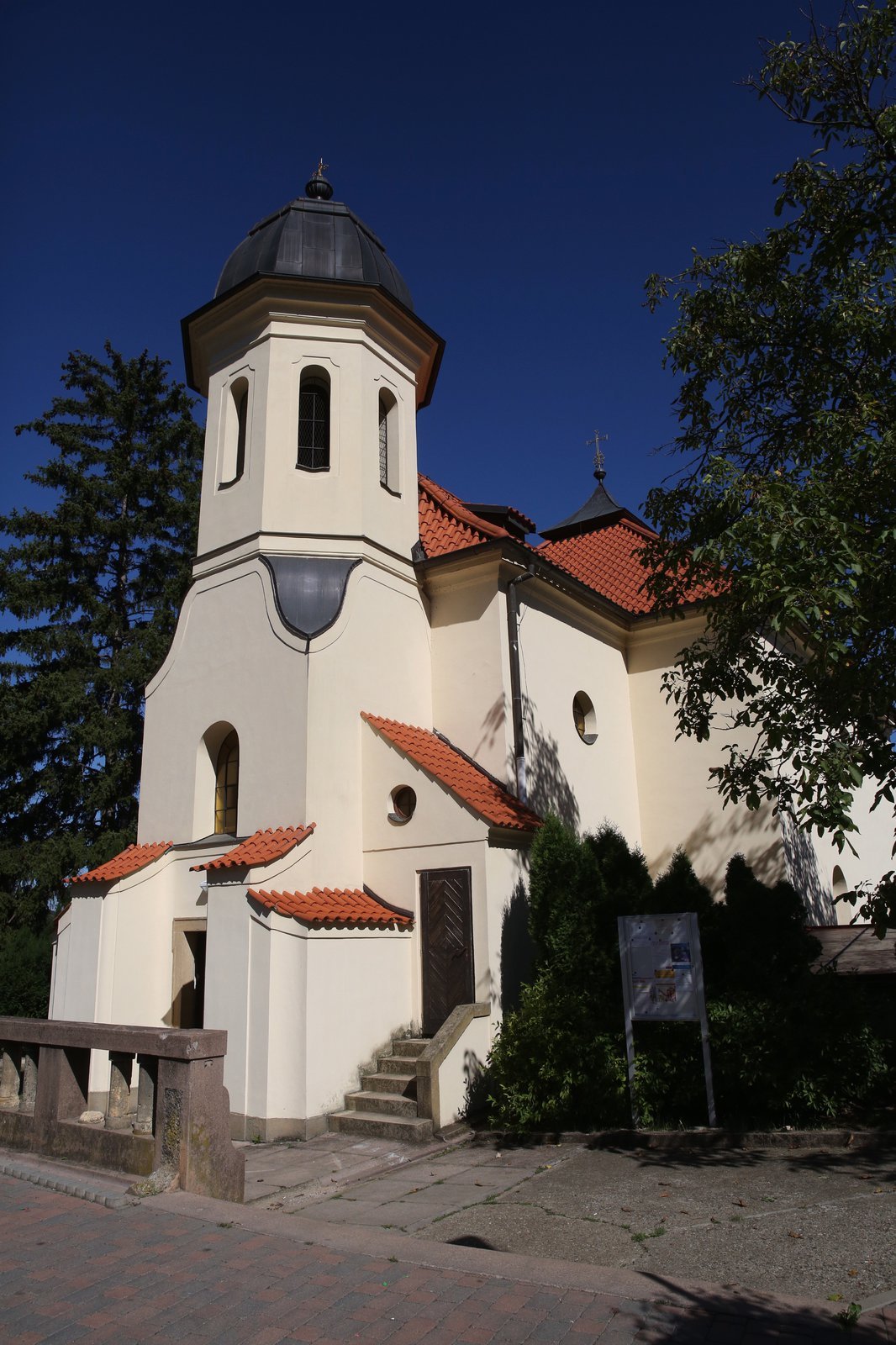 Věra chodila pravidelně na bohoslužby do kostela v Černošicích.