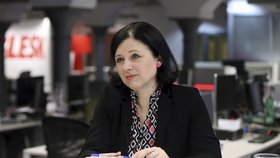 Eurokomisařka Věra Jourová (ANO) ve Studiu Blesk: Návrh komise není jen špatný. S automatickým přerozdělováním ale nesouhlasím.
