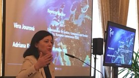 Eurokomisařka Věra Jourová hovořila na konferenci Výzvy pro Evropu o nutnosti evropských států držet pohromadě