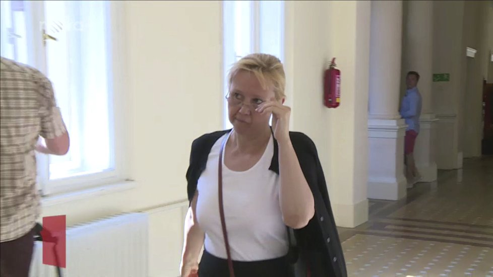 Právnička Věra Kubíčková lila své nadřízené do pití projímadlo. Odsedí si tři roky.