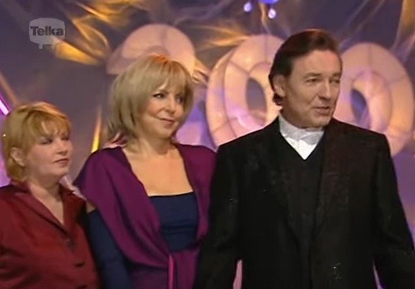 Karel Gott, Hana Zagorová a  Věra Špinarová v silvestrovském vystoupení na Nově v roce 2000.