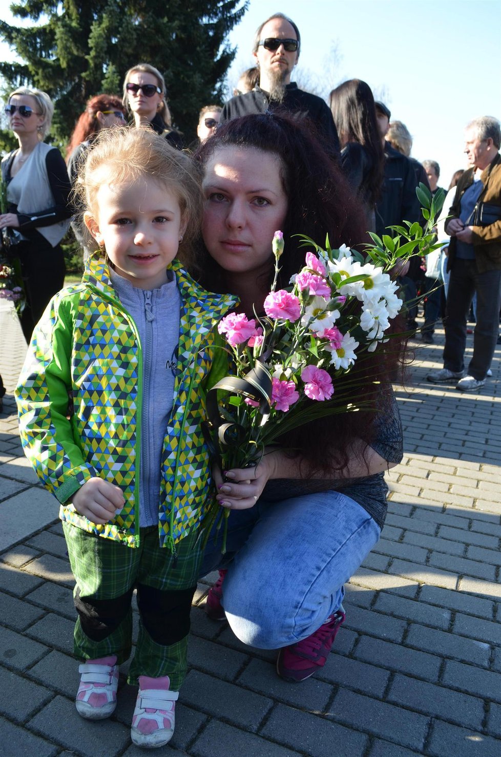 Jednou z nejmenších účastnic smutečního průvodu byla Natálka Baculová (4). Taky milovala písničky Věry Špinarové.