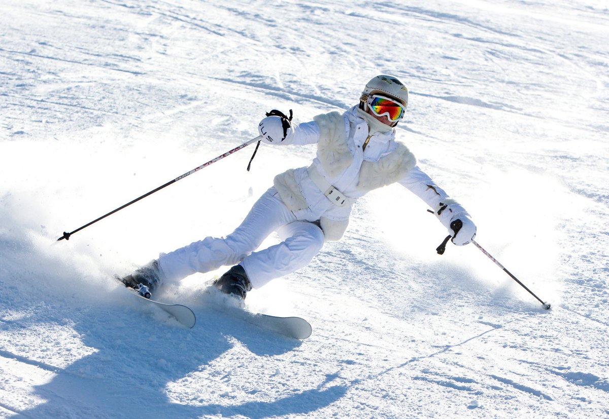 Andrea Verešová umí hezky lyžovat.