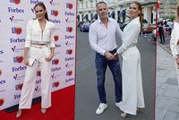 Sexy dusno na večírku pro milionáře: Verešová s bisexuální modelkou v podobném kostýmu!