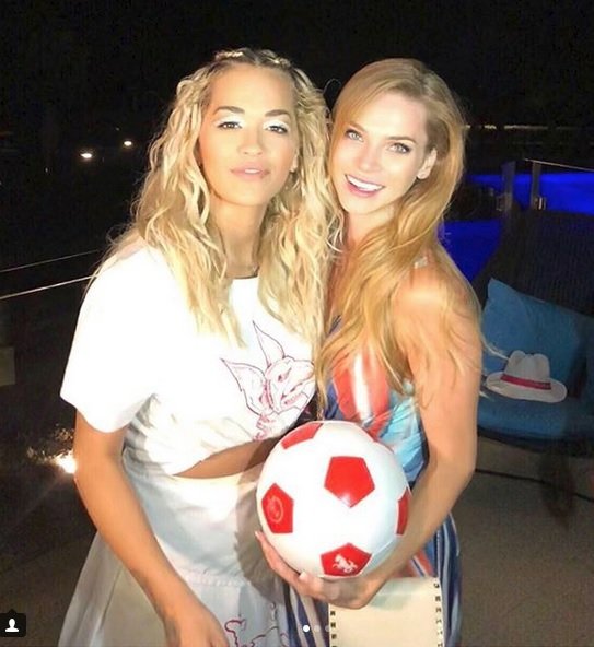 Andrea Verešová a Rita Ora 