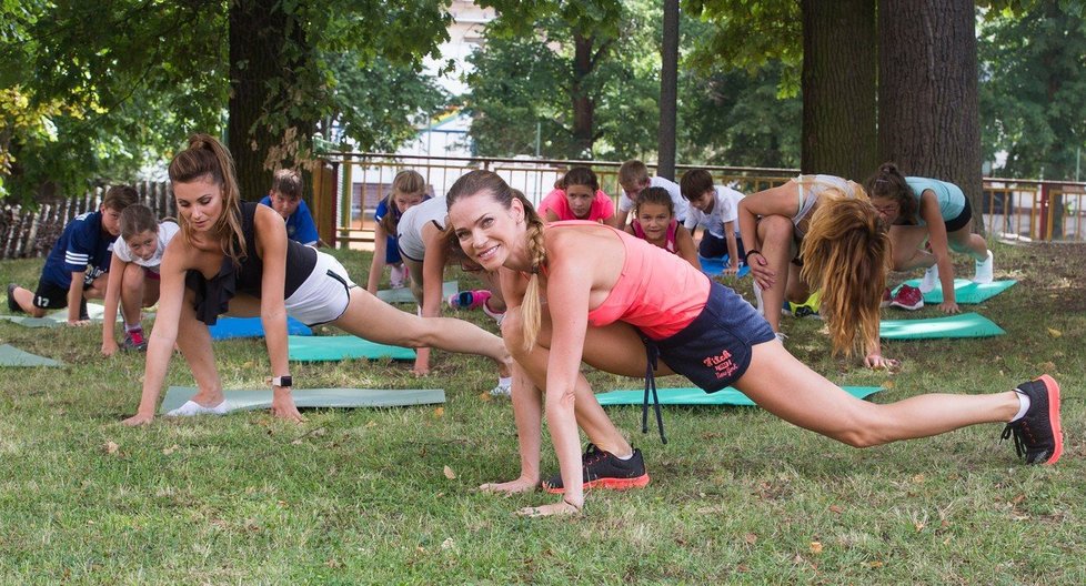 Andrea Verešová ukázala vnady na dětském táboře.